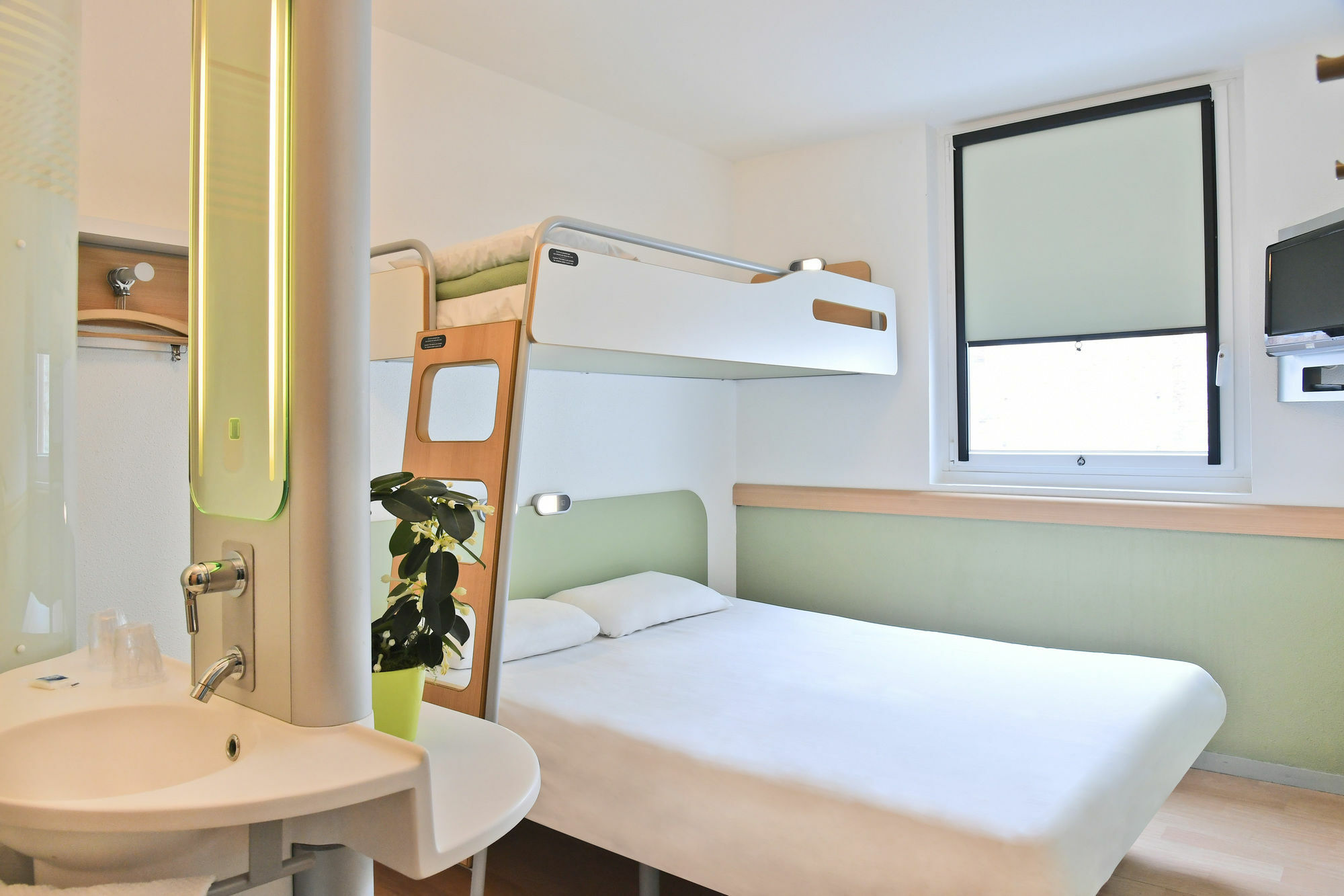 Готель Ibis Budget Saint-Quentin Centre Gare Екстер'єр фото