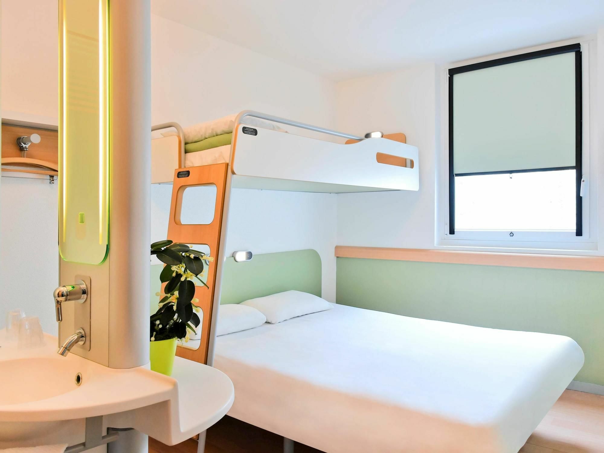 Готель Ibis Budget Saint-Quentin Centre Gare Екстер'єр фото